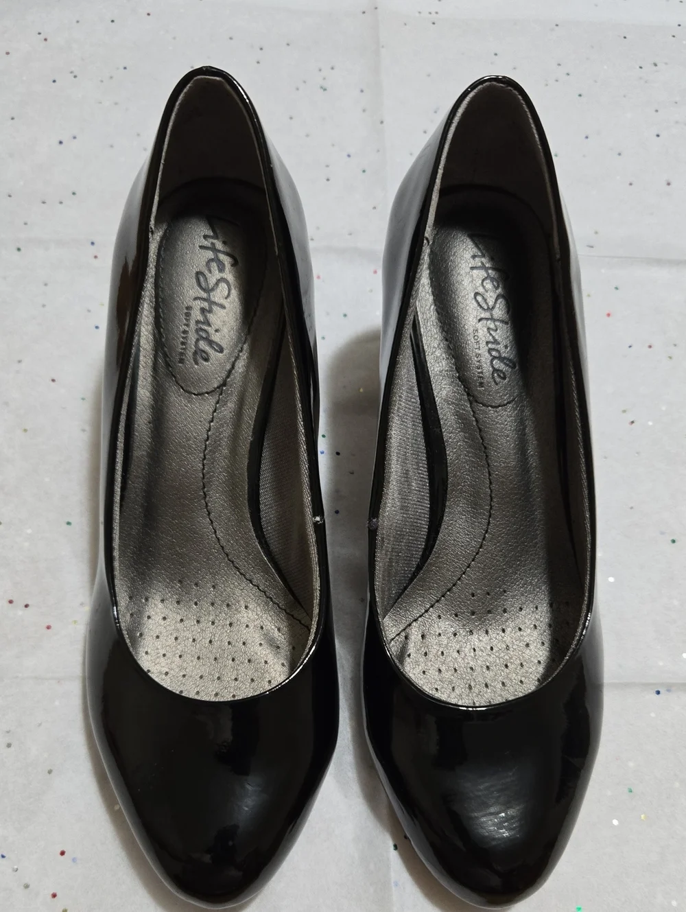 Black Glossy Pointed-Toe Pumps